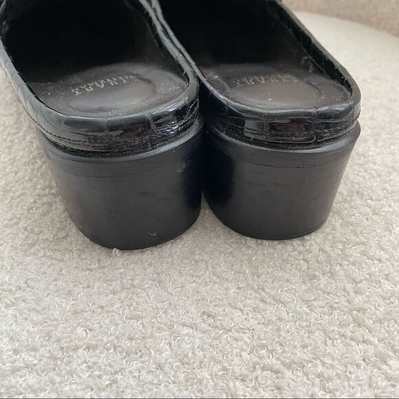 Stuart Weitzman Black Crocodile Patent Leather Block Heel Mules Shoes 8 Narrow - Picture 7 of 11